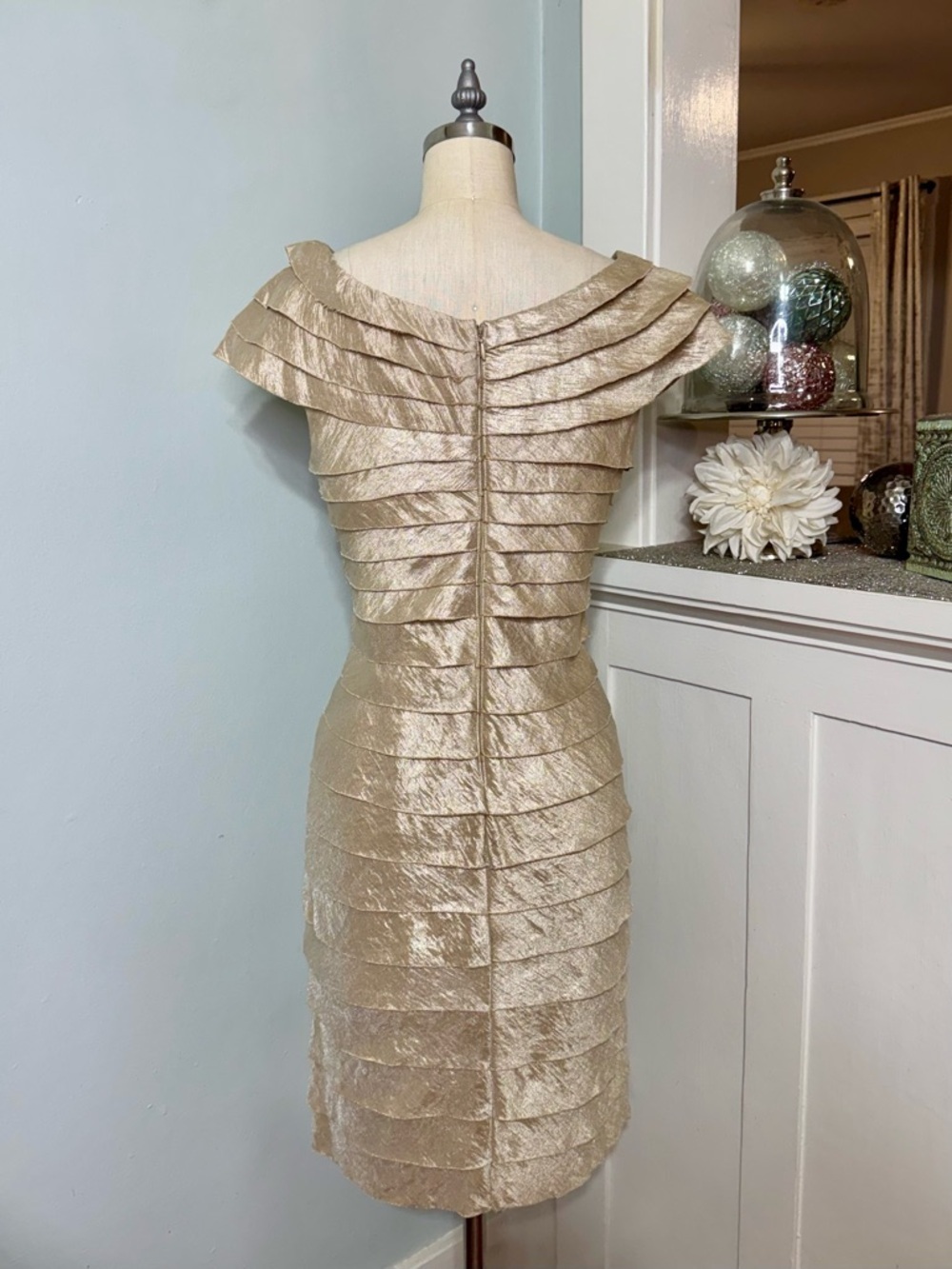 London Times Gold Satin Shutter Pleat Tiered Cocktail Party Dress Size 6 - Picture 5 of 11